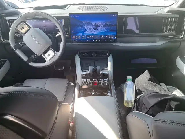 BYD FangChengBao Leopard 5 — Фото автомобиля 12