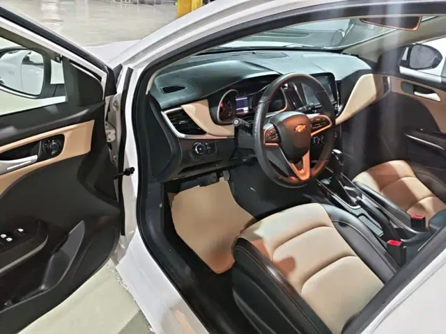 Chevrolet Monza — Фото автомобиля 15