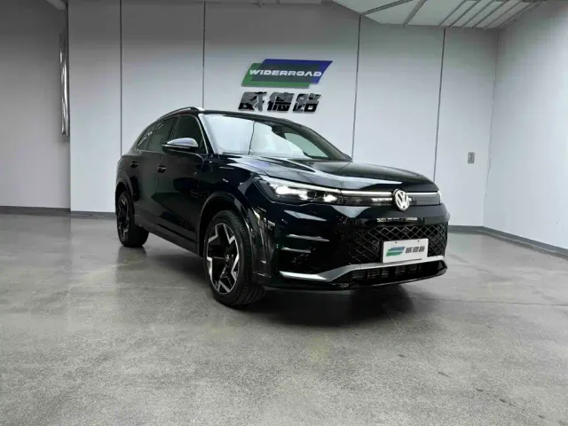 Volkswagen Tiguan L — Фото автомобиля 3