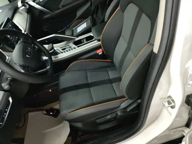 Geely Binyue — Фото автомобиля 14