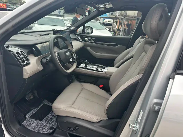 Geely Boyue L — Фото автомобиля 11