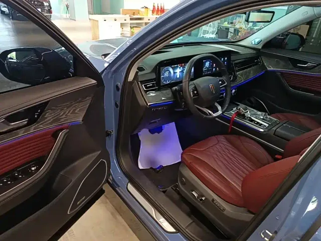 Hongqi HS5 — Фото автомобиля 15