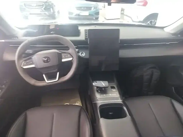 Changan Eado — Фото автомобиля 9
