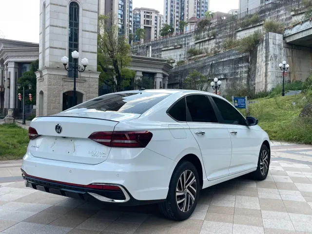 Volkswagen Lavida — Фото автомобиля 14