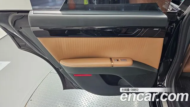 Hyundai Grandeur Grandeur (GN7) 3.5 Бензин 4WD — Фото автомобиля 22