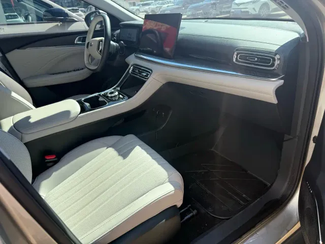 Geely Galaxy Stellar 6 — Фото автомобиля 4