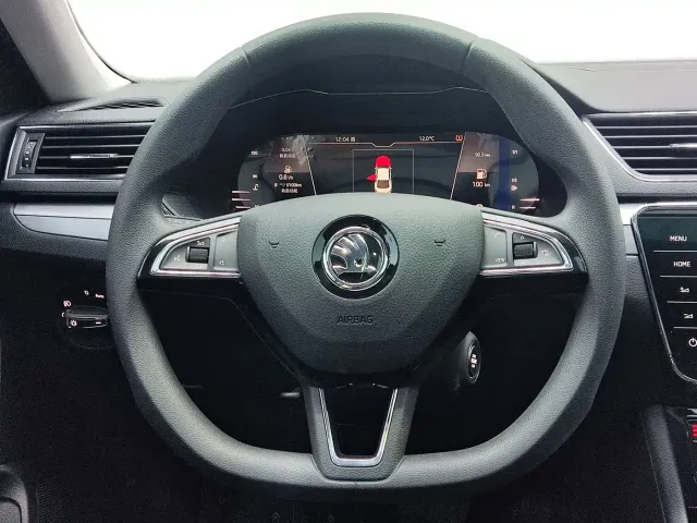 Skoda Superb — Фото автомобиля 9