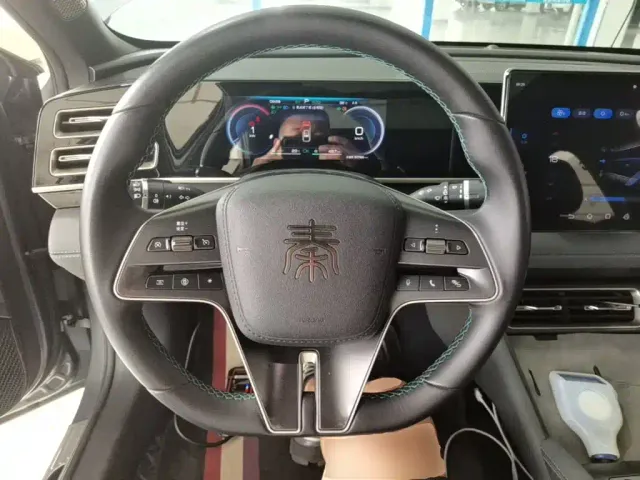 BYD Qin L — Фото автомобиля 10