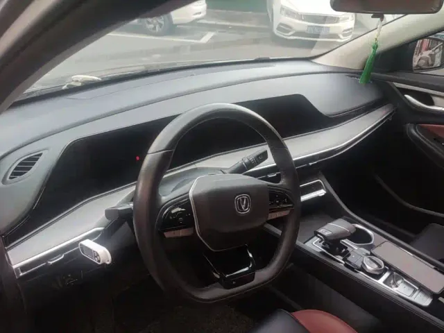 Changan Eado — Фото автомобиля 5