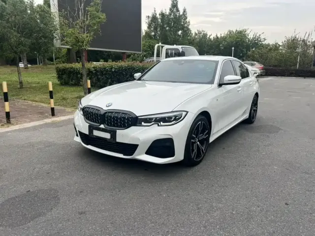 Фотография автомобиля — BMW 3 Series
