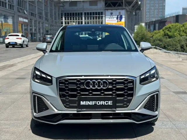 Audi Q2L — Фото автомобиля 2