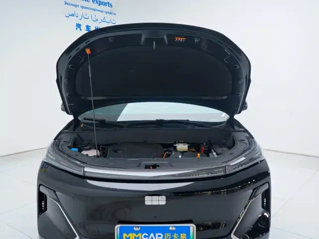 Geely Galaxy Starship 7 EM-i — Фото автомобиля 30