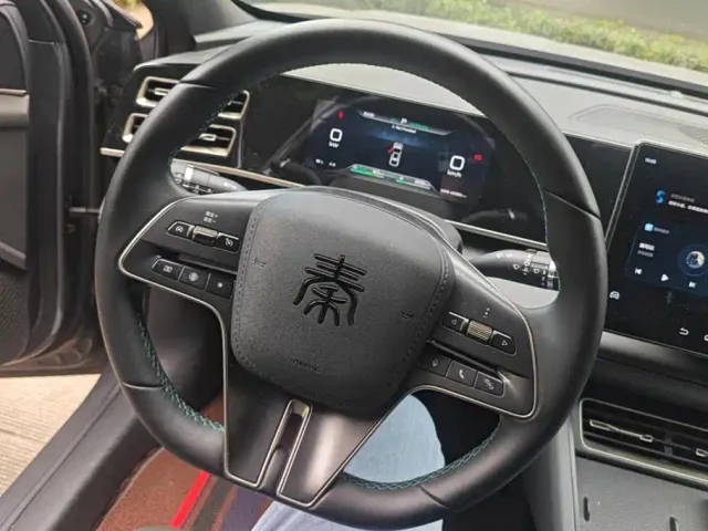 BYD Qin L — Фото автомобиля 15
