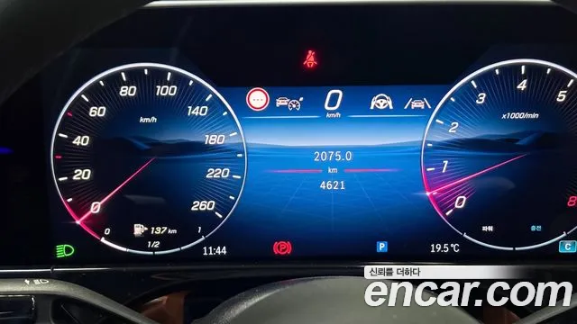 Mercedes-Benz E-Class — Фото автомобиля 8