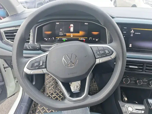Volkswagen Lavida — Фото автомобиля 10