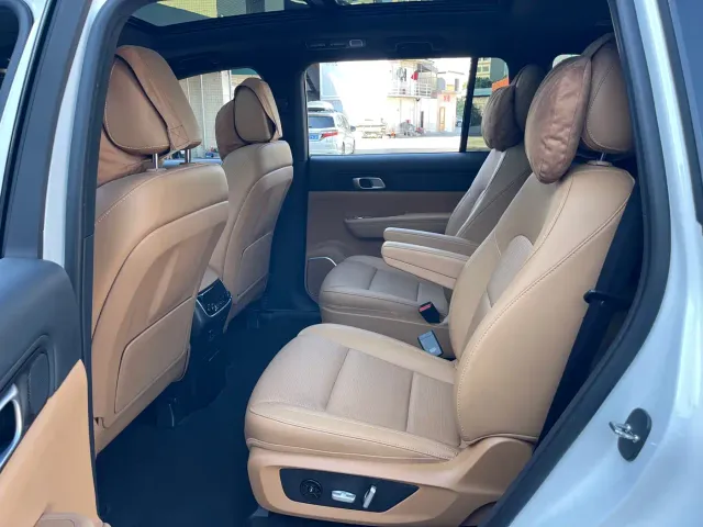 Li Auto ONE — Фото автомобиля 19