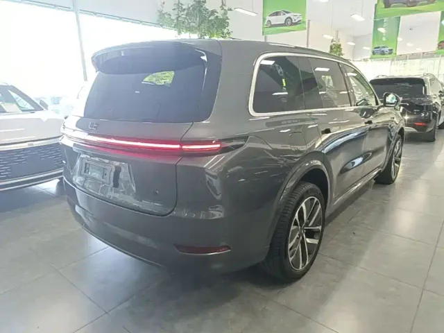 Li Auto L9 — Фото автомобиля 6