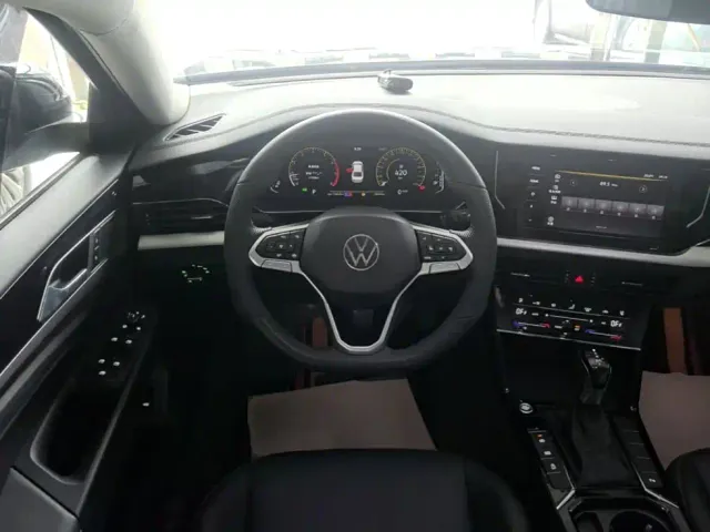 Volkswagen Passat — Фото автомобиля 10