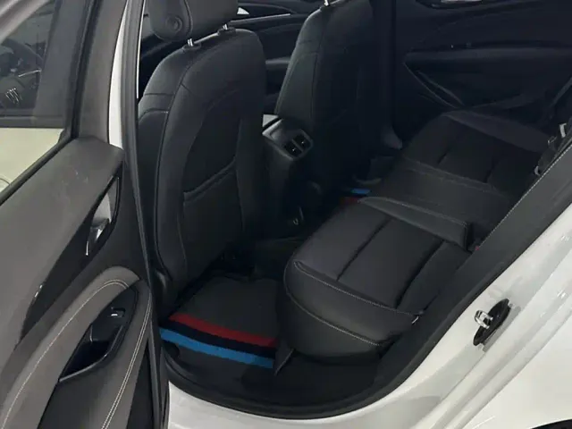 Buick Regal — Фото автомобиля 14