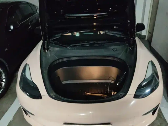Tesla Model 3 — Фото автомобиля 16