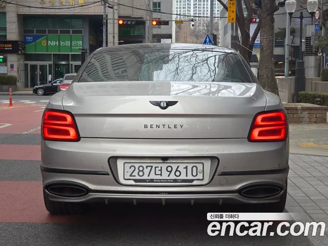 Bentley Flying Spur — Фото автомобиля 5