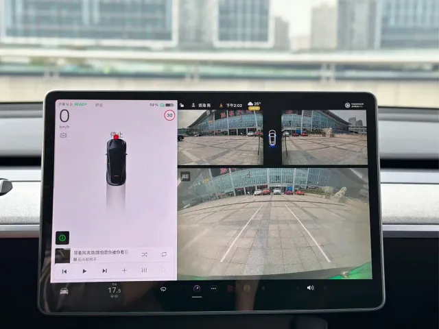 Tesla Model Y — Фото автомобиля 10