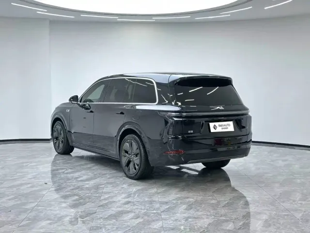 Li Auto L9 — Фото автомобиля 6