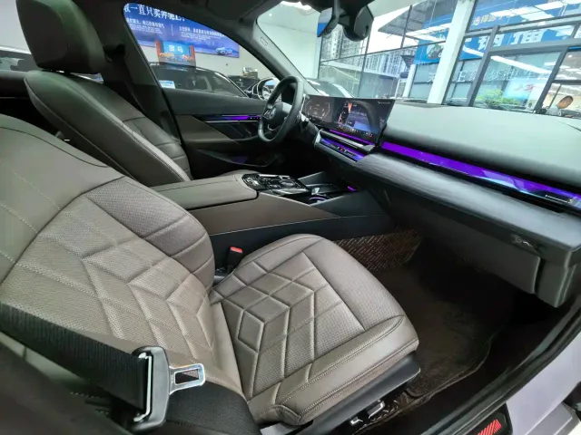 BMW 5 Series — Фото автомобиля 20