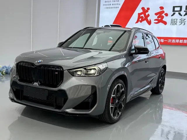 Фотография автомобиля — BMW X1