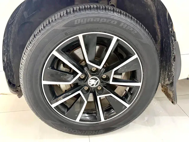Skoda Karoq — Фото автомобиля 15