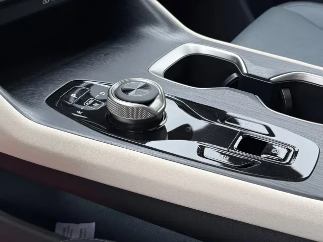 Lexus RZ — Фото автомобиля 12