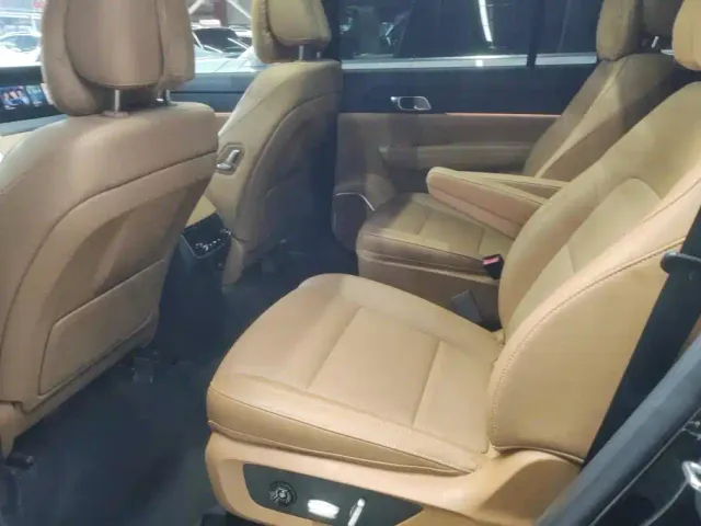 Li Auto ONE — Фото автомобиля 11