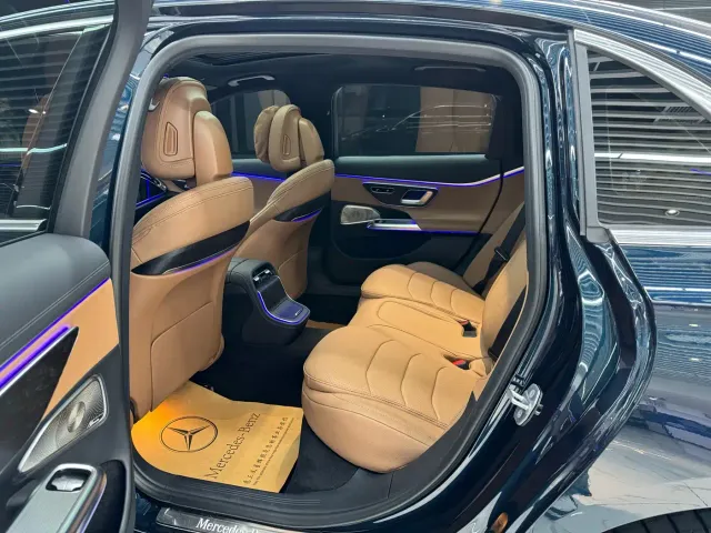 Mercedes-Benz E-Class — Фото автомобиля 13