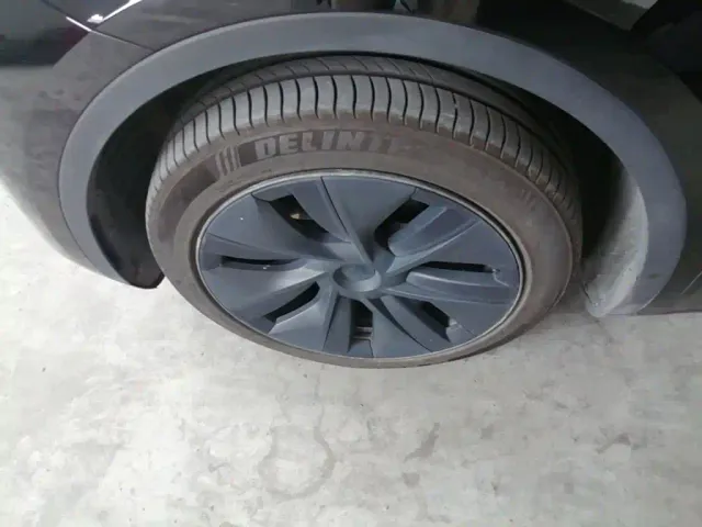 Tesla Model Y — Фото автомобиля 22