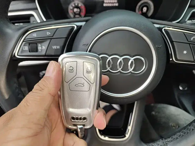 Audi A4L — Фото автомобиля 8