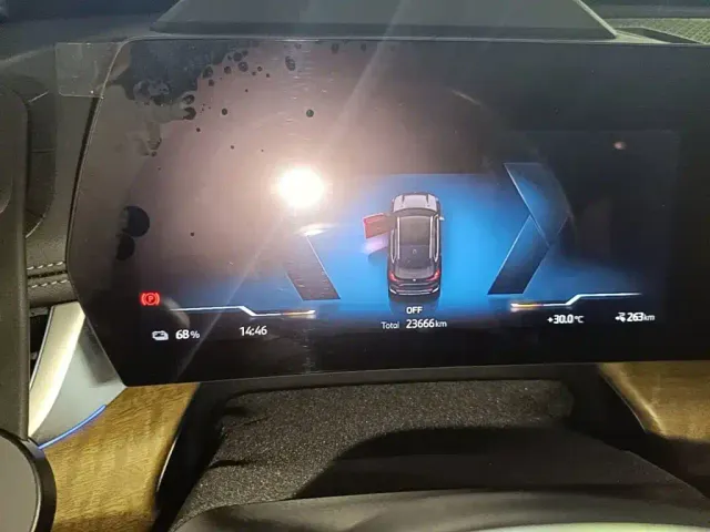 BMW iX1 — Фото автомобиля 11