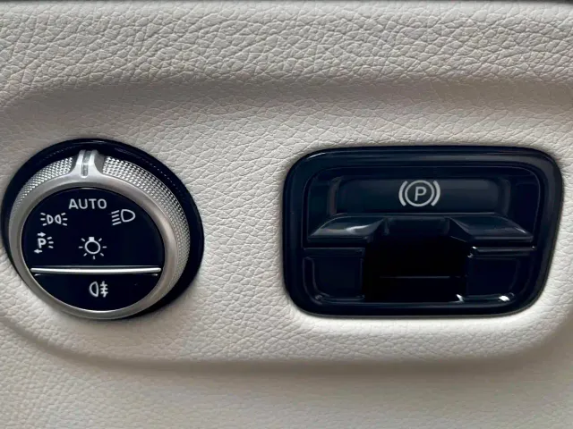 Mercedes-Benz EQE SUV — Фото автомобиля 26