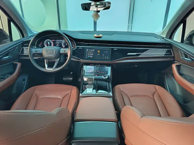 Audi Q7 — Фото автомобиля 7