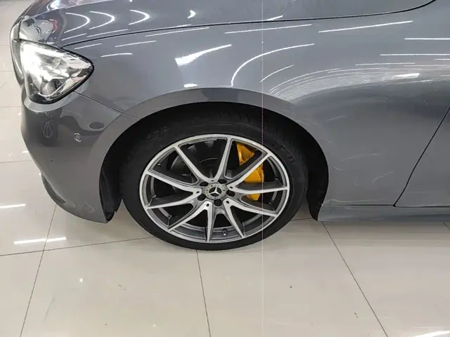 Mercedes-Benz E-Class — Фото автомобиля 22