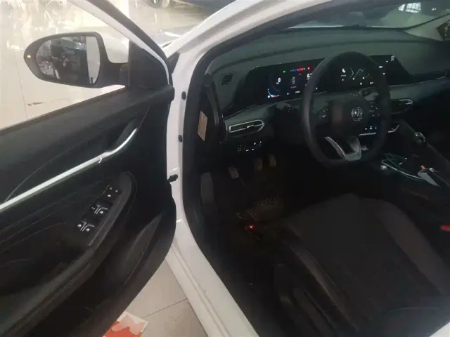 Changan Eado — Фото автомобиля 15