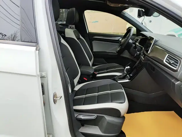 Volkswagen T-Roc — Фото автомобиля 19