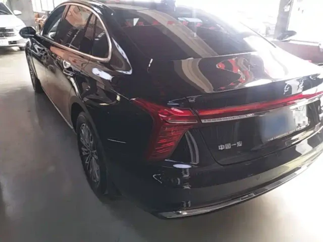 Hongqi H5 — Фото автомобиля 4