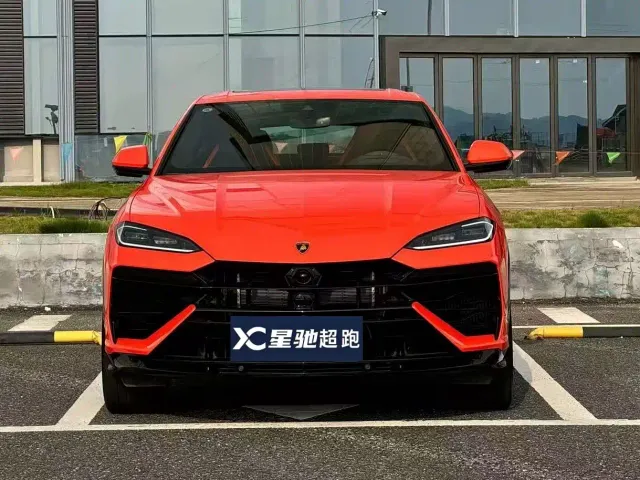 Lamborghini Urus — Фото автомобиля 2