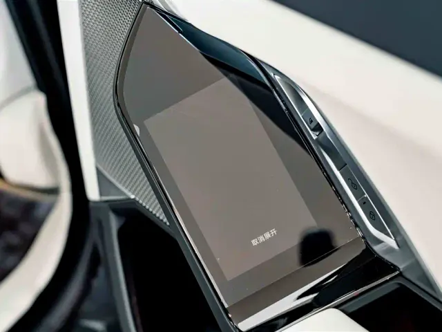BMW i7 — Фото автомобиля 26