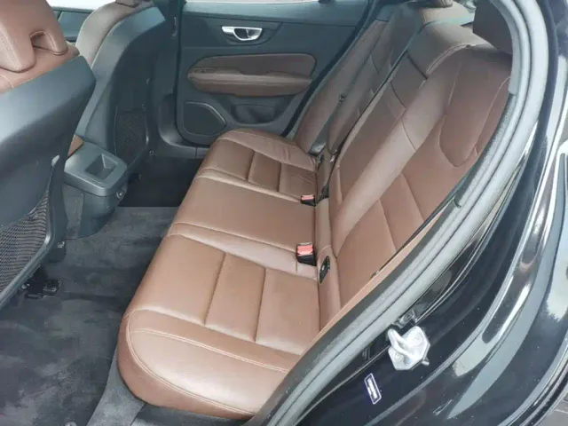 Volvo S60 — Фото автомобиля 16
