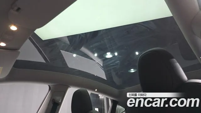 Tesla Model Y — Фото автомобиля 25