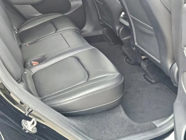 Tesla Model Y — Фото автомобиля 14