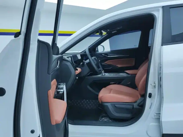 Changan X5 Plus — Фото автомобиля 9