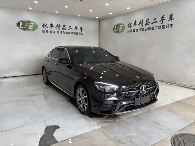 Mercedes-Benz E-Class — Фото автомобиля 3