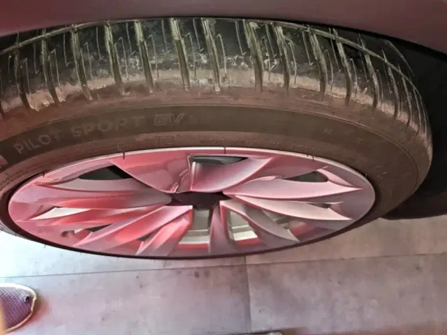 Tesla Model Y — Фото автомобиля 22